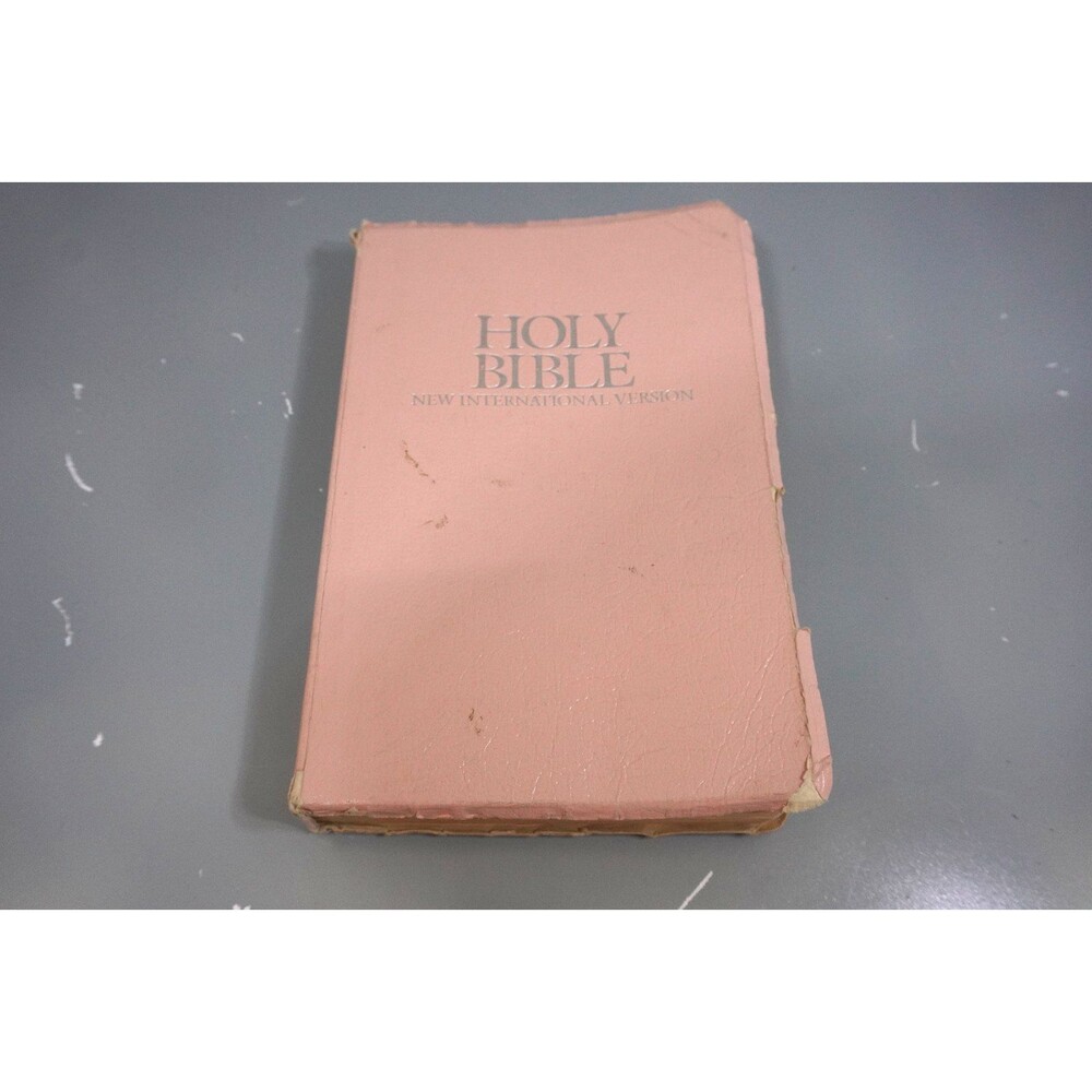 1984 Pink Leatherette Holy Bible NIV – Zondervan Red Letter With Helps